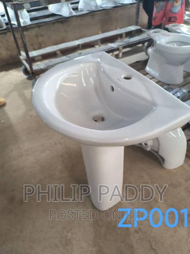 Sink With Stand