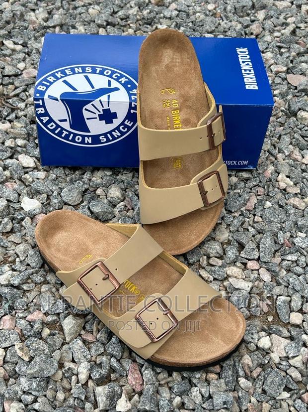 Birkenstock Arizona Slides · Photo 3