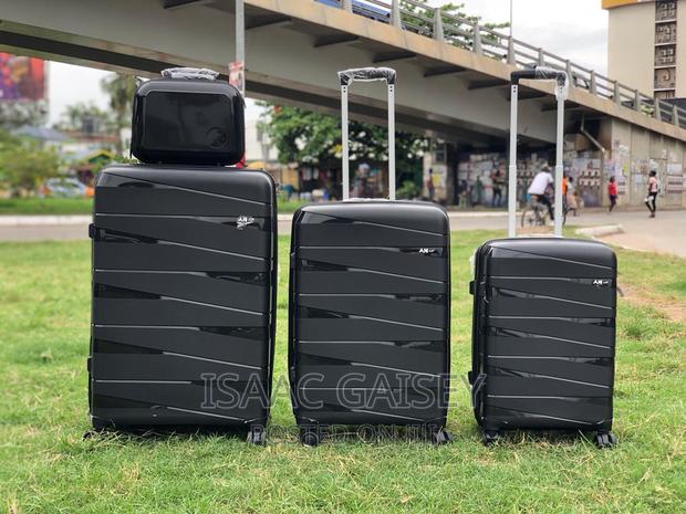 4set Anticrake Luggages/Travel Bags · Photo 1