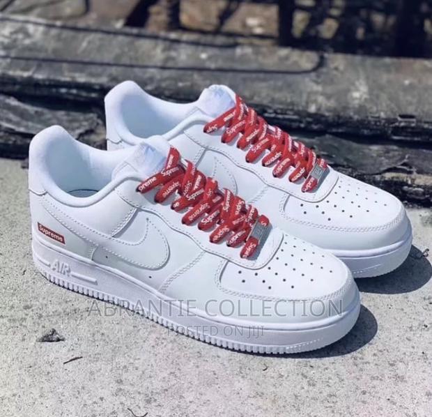Supreme X Nike Air Force 1 · Photo 3