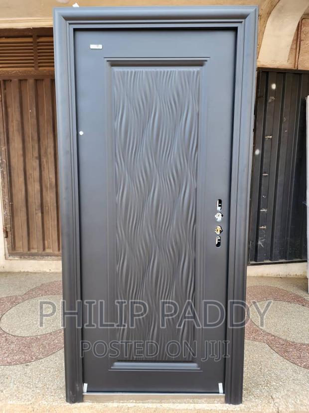 Rough All Weather Door · Photo 2