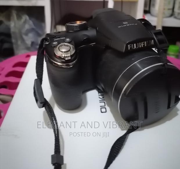 Untextured Fujifilm Camera, 14 Mp , Power Turn On But Not Screen photo 5