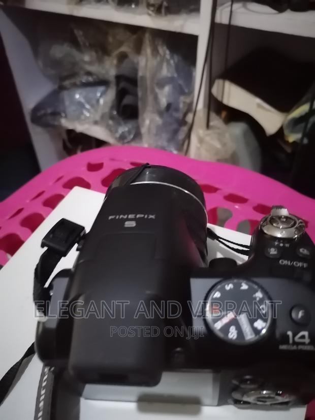 Untextured Fujifilm Camera, 14 Mp , Power Turn On But Not Screen photo 8