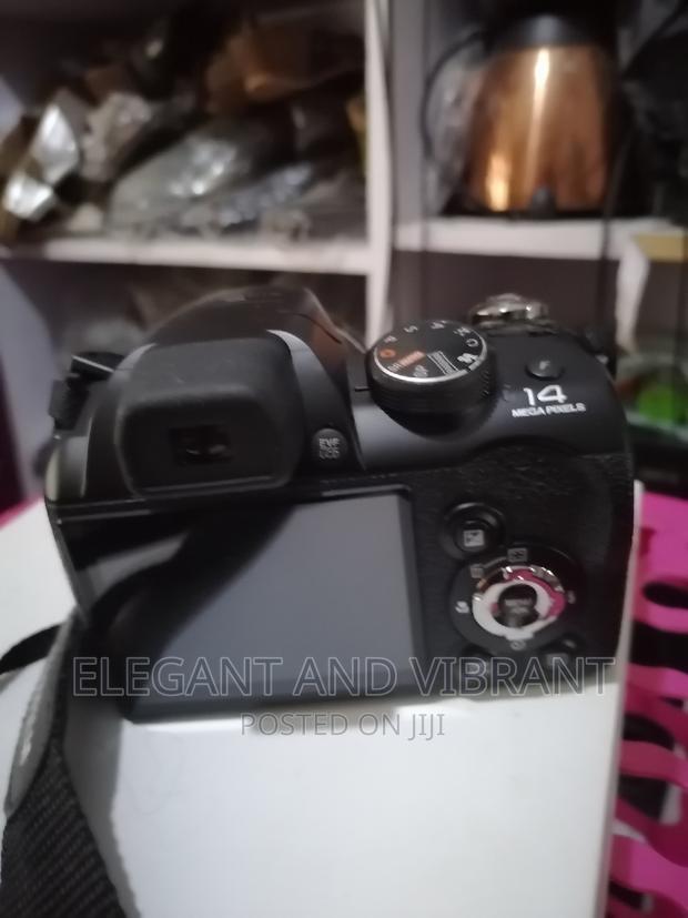 Untextured Fujifilm Camera, 14 Mp , Power Turn On But Not Screen photo 9