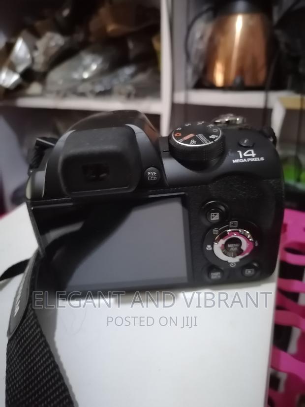 Untextured Fujifilm Camera, 14 Mp , Power Turn On But Not Screen photo 10