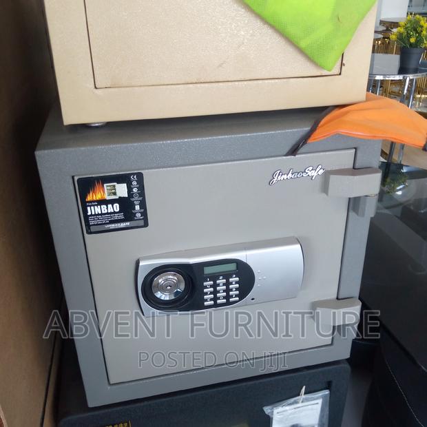 Fireproof Money Safe · Photo 2
