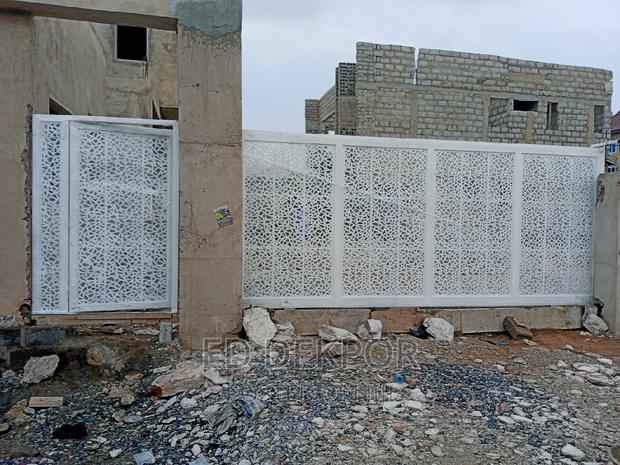 G CNC Metal Gate · Photo 1
