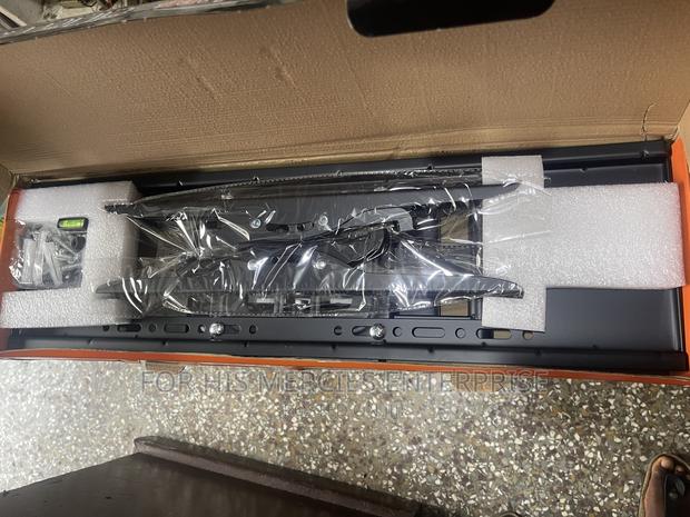 Tilting Wall Mount · Photo 4