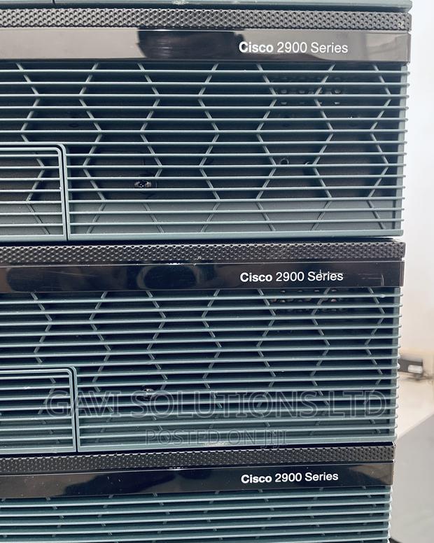 Cisco 2900 Series Router photo 2