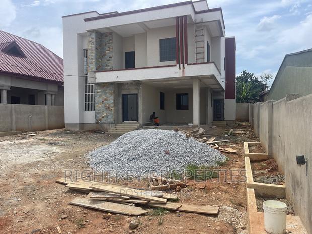 4bdrm Duplex in Ahenema Kokoben, Kumasi Metropolitan for sale · Photo 1