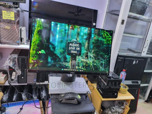 22 Inch Dell Ips Edgeles Monitor Full Hd Fir Ur Office Desk