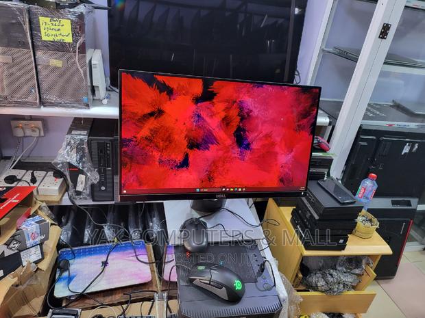 22 Inch Dell Ips Edgeles Monitor Full Hd Fir Ur Office Desk