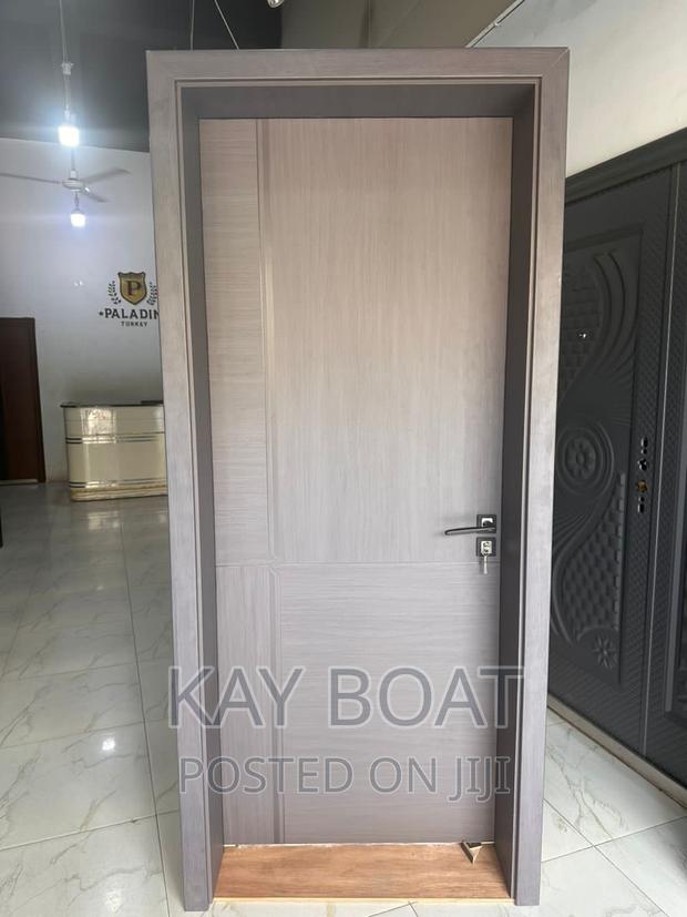 Interior Wooden Door With All Accessories · Photo 2