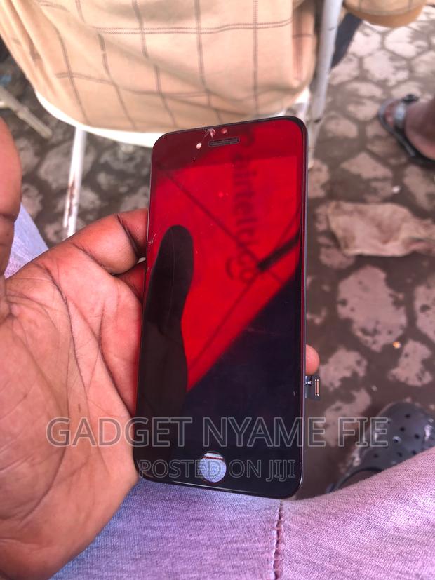 iPhone 8 Screen Replacement With Free Fixing · Photo 4