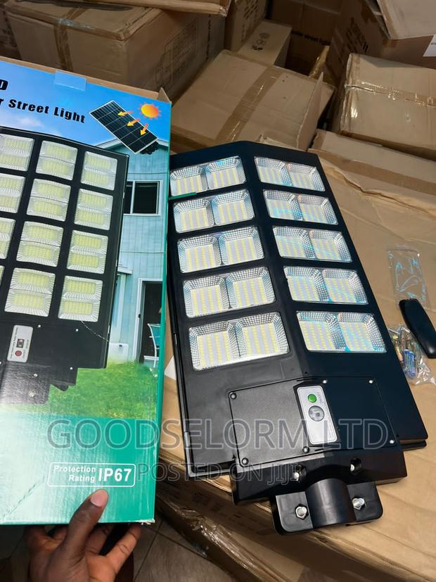 1000W Solar Street Lights · Photo 4
