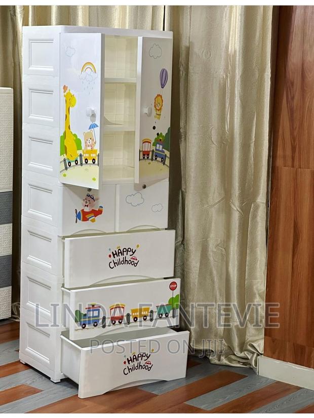 Kids Plastic Wardrobe · Photo 2