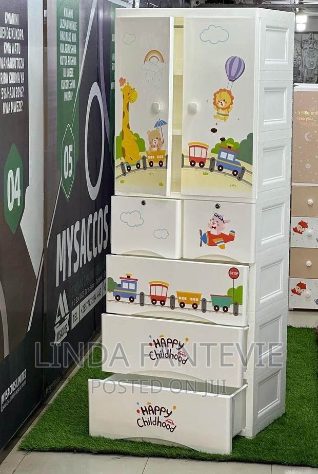 Kids Plastic Wardrobe · Photo 3