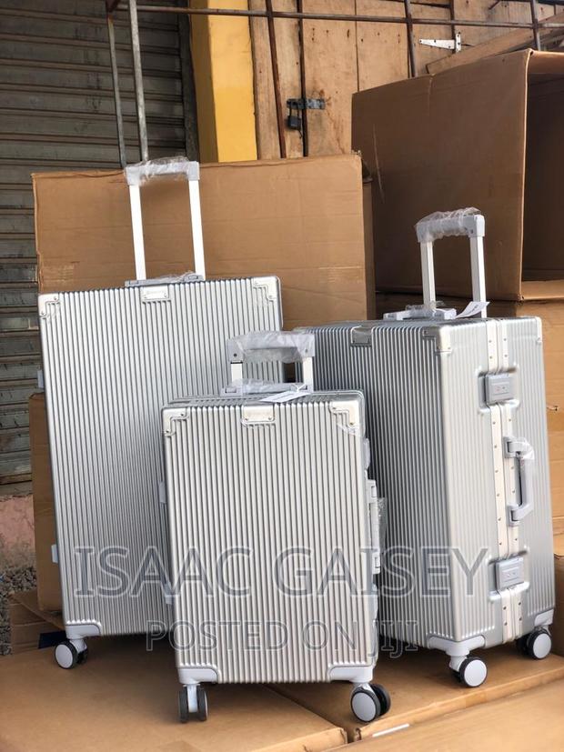Zipless Quality Anticrake Luggages · Photo 4