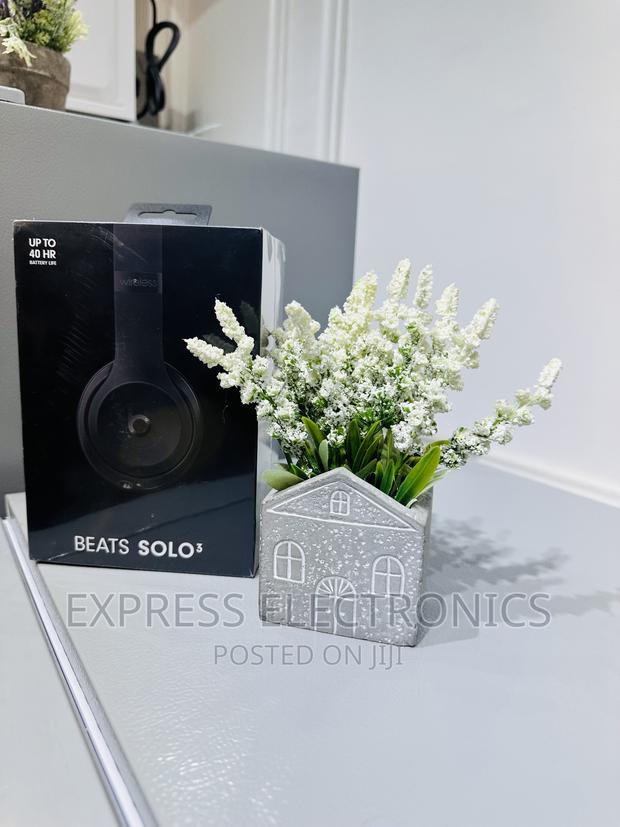 Solo 3 Headphone · Photo 2