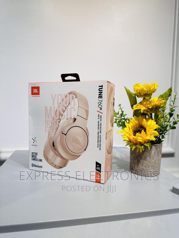 Classy Sleek JBL Headphone JBL 760 · Photo 2