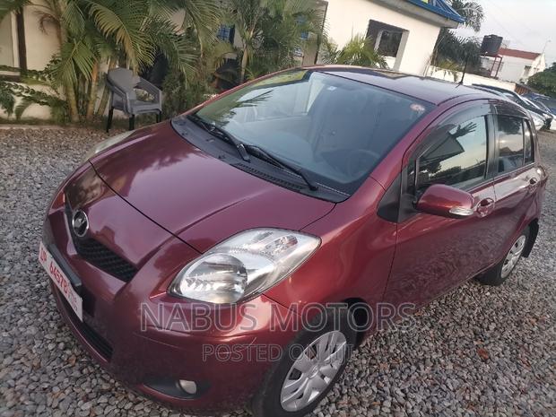 Toyota Vitz 1.3 FWD 5dr 2010 Burgundy