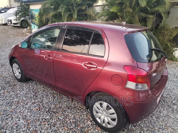 Toyota Vitz 1.3 FWD 5dr 2010 Burgundy
