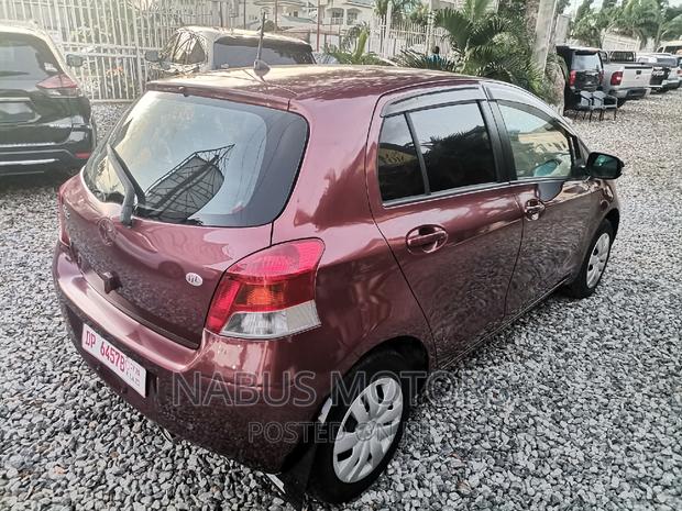 Toyota Vitz 1.3 FWD 5dr 2010 Burgundy