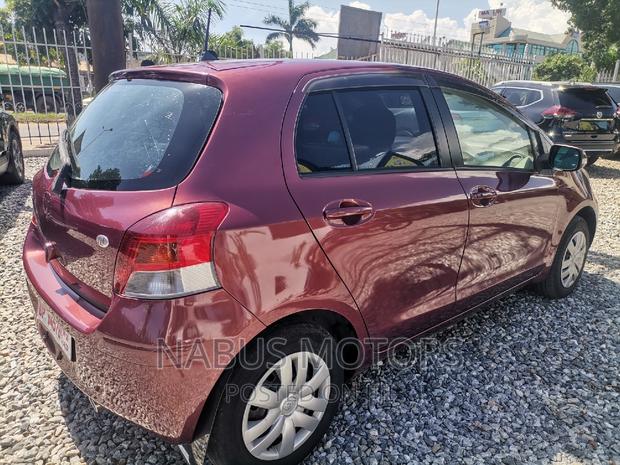 Toyota Vitz 1.3 FWD 5dr 2010 Burgundy