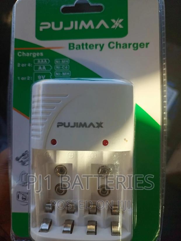 Pujimax AA Charger · Photo 3