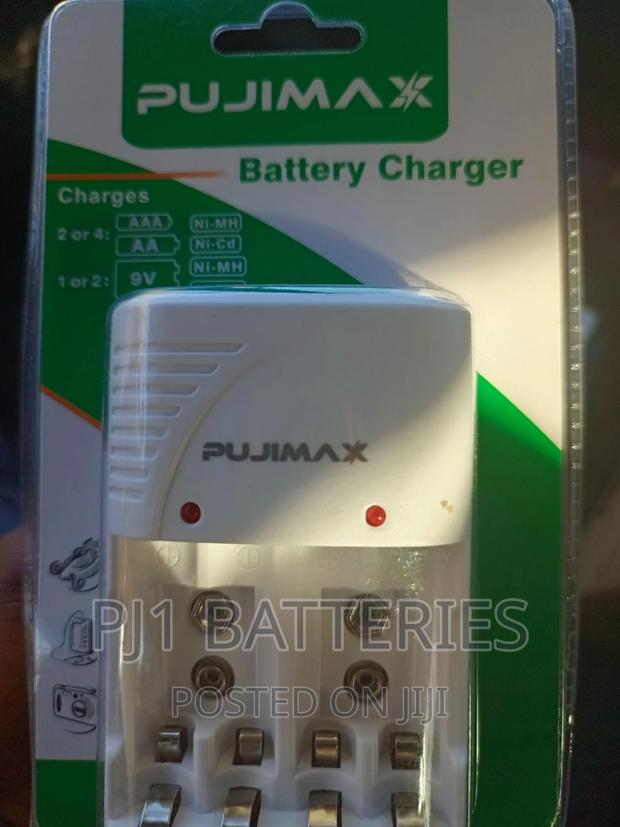 Pujimax AA Charger · Photo 4