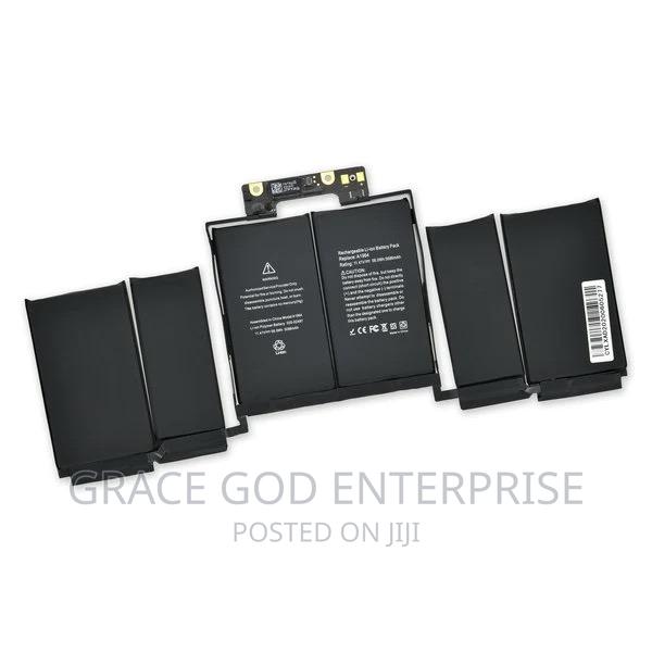 Macbook Pro 13-Inch 2018 - 2019, A1989/2159 Battery (1964) · Photo 4