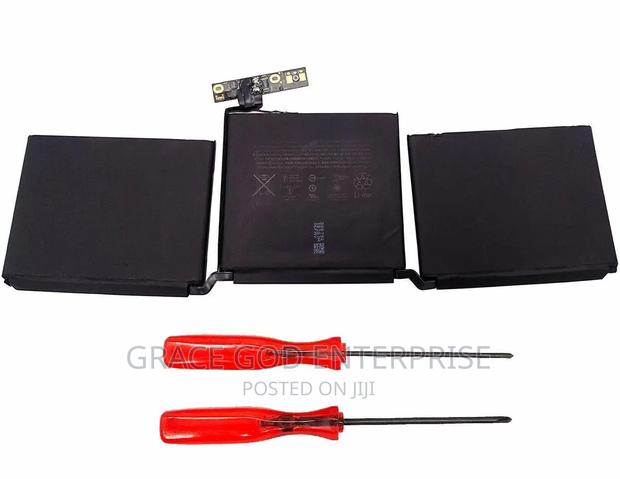 Apple Macbook Pro 13" 2016/2017 (A1708) Battery - A1713 · Photo 4