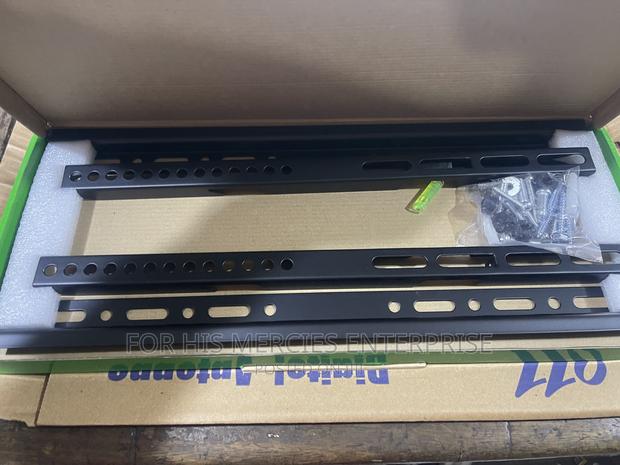 Medium Wall Mount · Photo 4