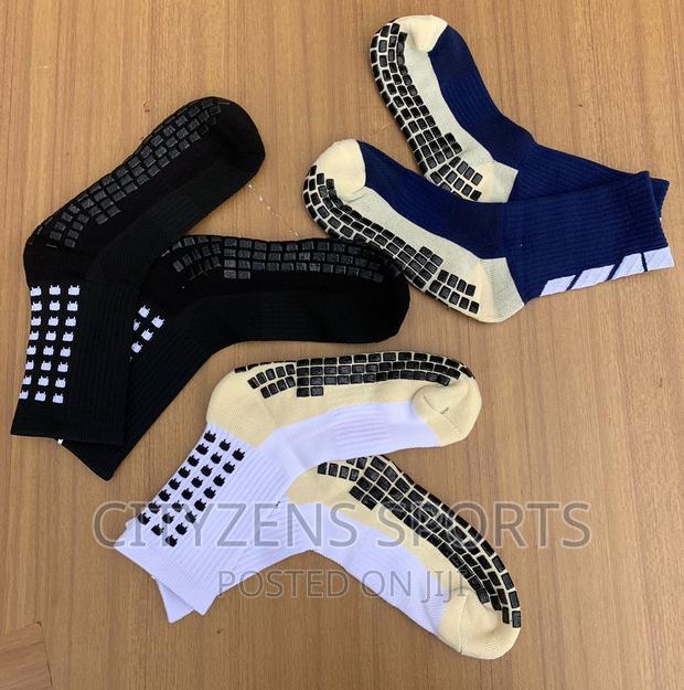 Grip Socks For Footballers · Photo 4
