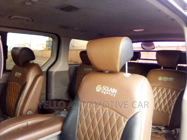 Rent 12 Seater Hyundai H1 · Photo 4