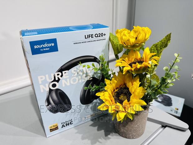 Q20+ Best Deal on Headphones · Photo 2