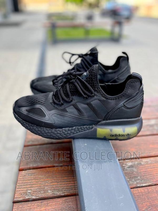 Adidas ZX Boost Black · Photo 4