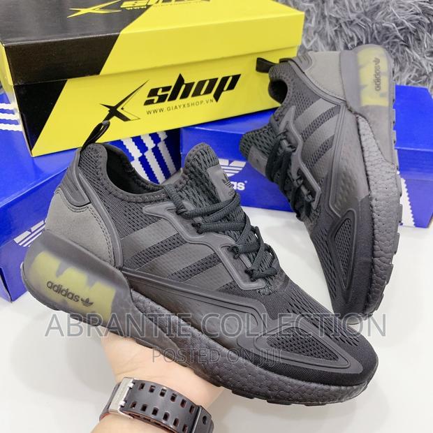 Adidas ZX Boost Black · Photo 3