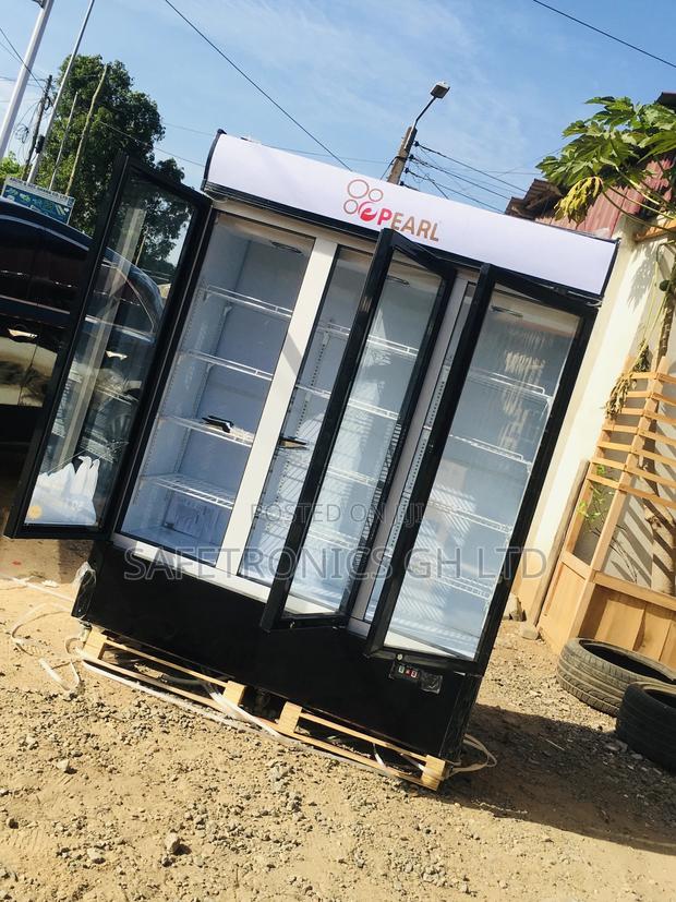 3 Doors Pearl Glass Display 950 Liters PVC-150 Essential · Photo 2