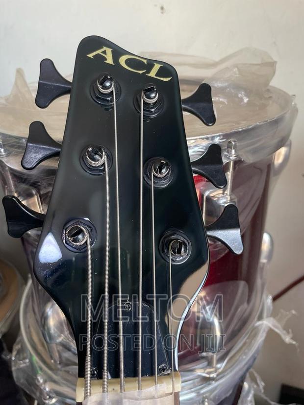 Acl Active Bass Guitar · Photo 2