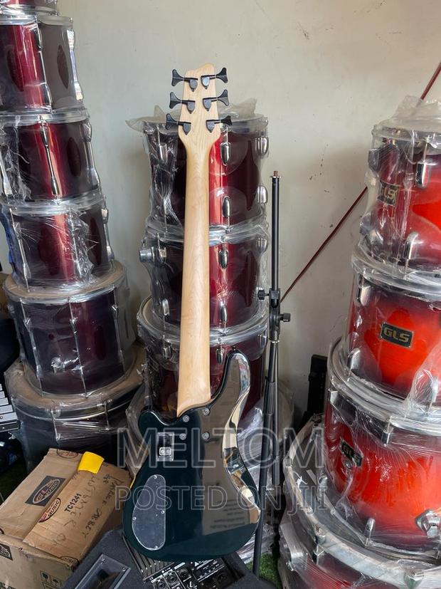 Acl Active Bass Guitar · Photo 4
