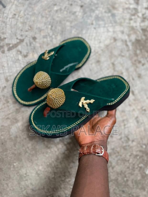 Wear Classy To Flex With The Big Boys · Photo 3