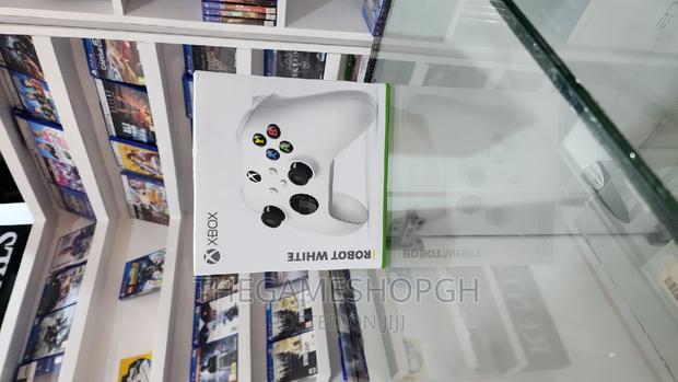 Xbox Core Controller Robot White · Photo 2