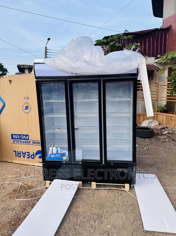 Better Deal on PVC-150 Display Fridge 3doors 950L Pearl · Photo 2
