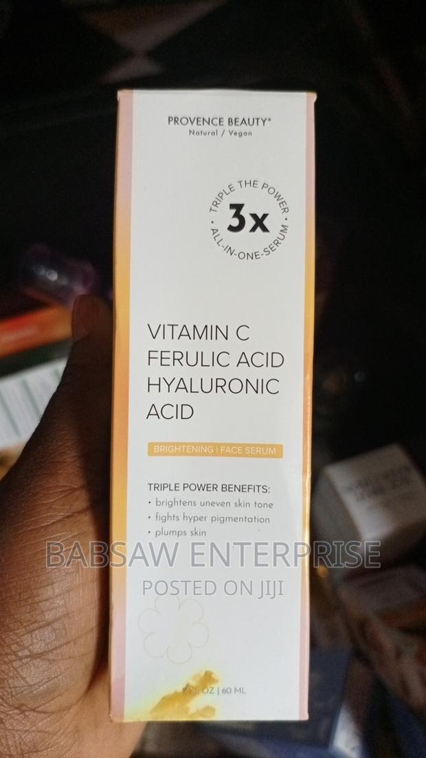 Vitamin C, Ferulic Acid and Hyaluronic Acid · Photo 2
