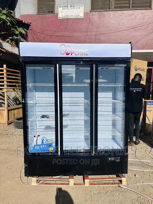 Energy Saving Display Fridge 3doors Pearl PVC-150 · Photo 2