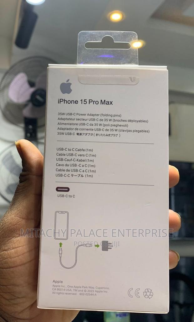 iPhone 15 Pro Max Charger 3 Pin · Photo 3