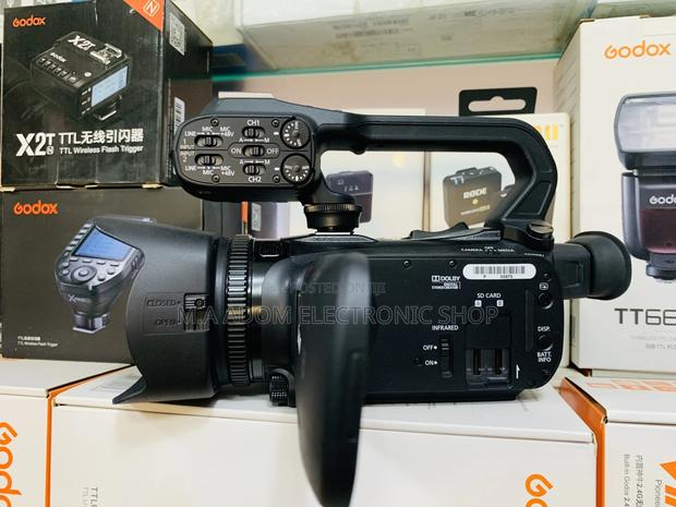 Canon Xa15 Video Camera With Sdi Port · Photo 2