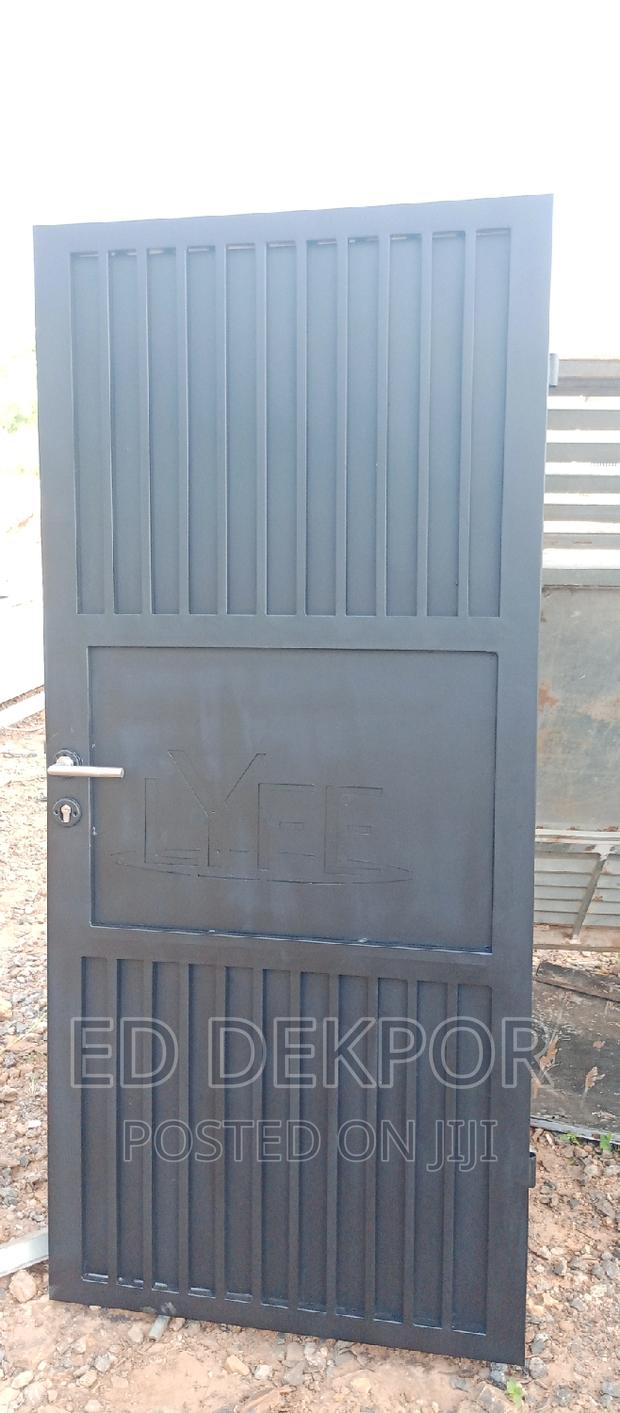 Small Entrance Gate · Photo 2