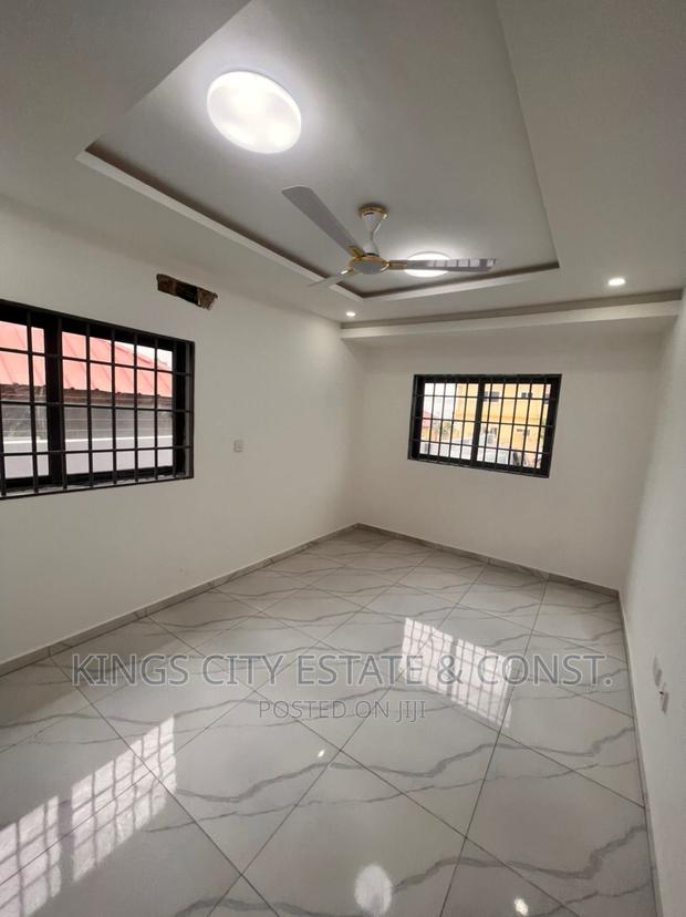 3bdrm House in Canada-Estate, Ablekuma for sale photo 4